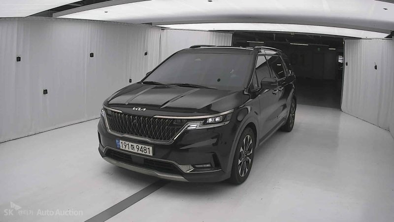 Kia Carnival (KA4) 9-seater Diesel Noblesse